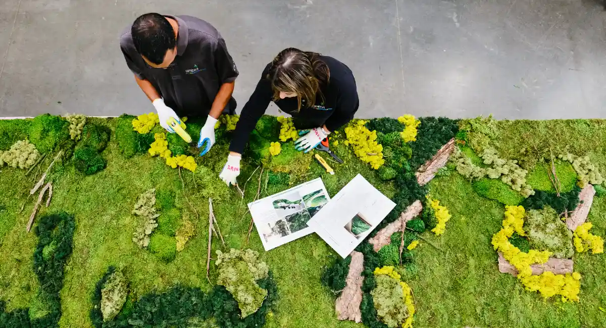 moss wall assembly