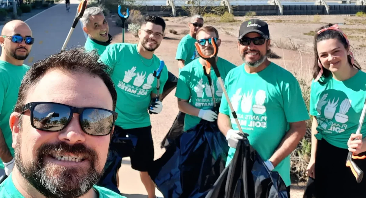 Ambius Phoenix team at lake clean up
