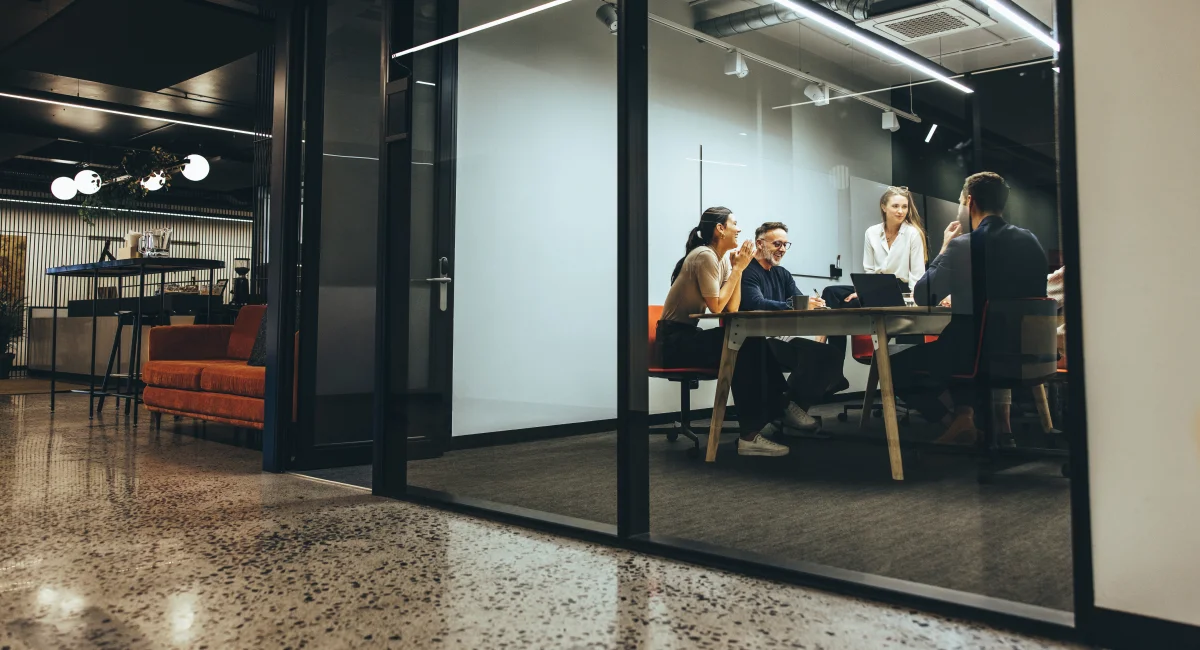 image-banner-stock-business-colleagues-having-a-meeting-in-a-1365567295.webp