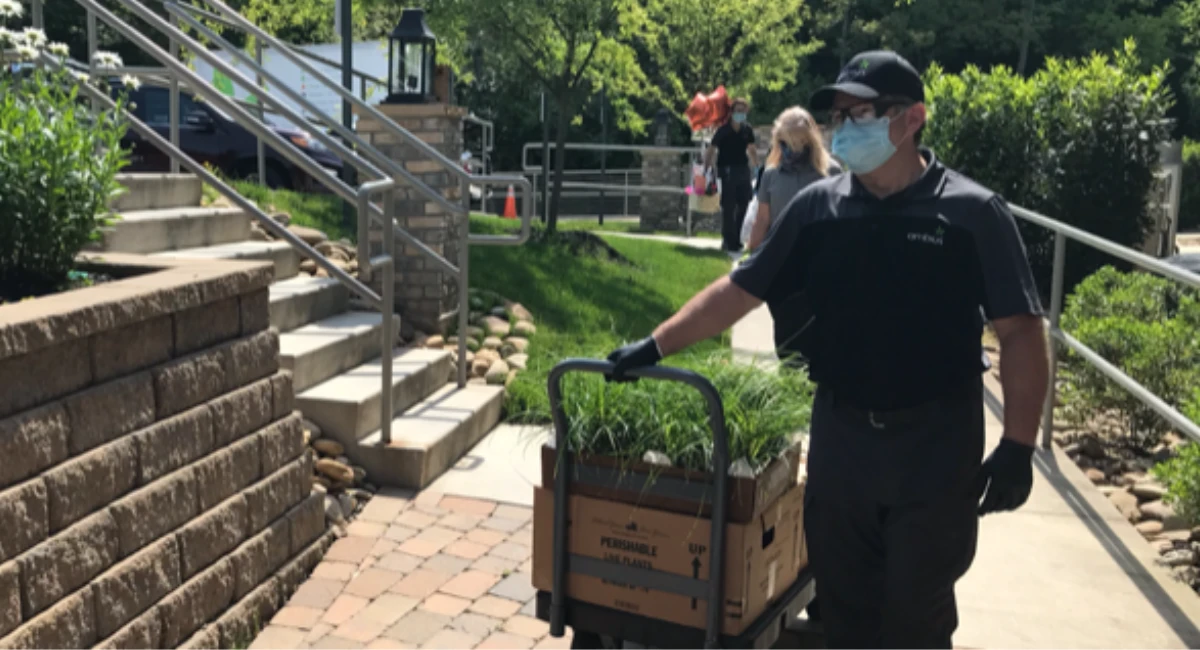 Hometown Heroes Plant Donations