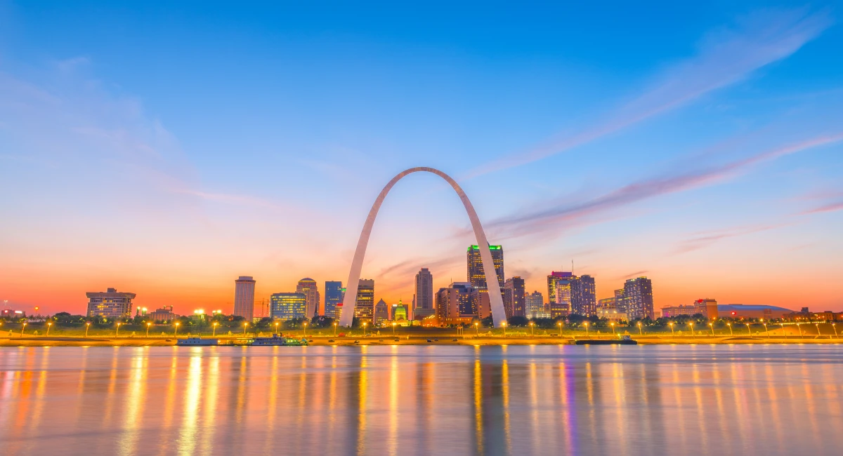 image-banner-stock-st--louis-1035099308.webp
