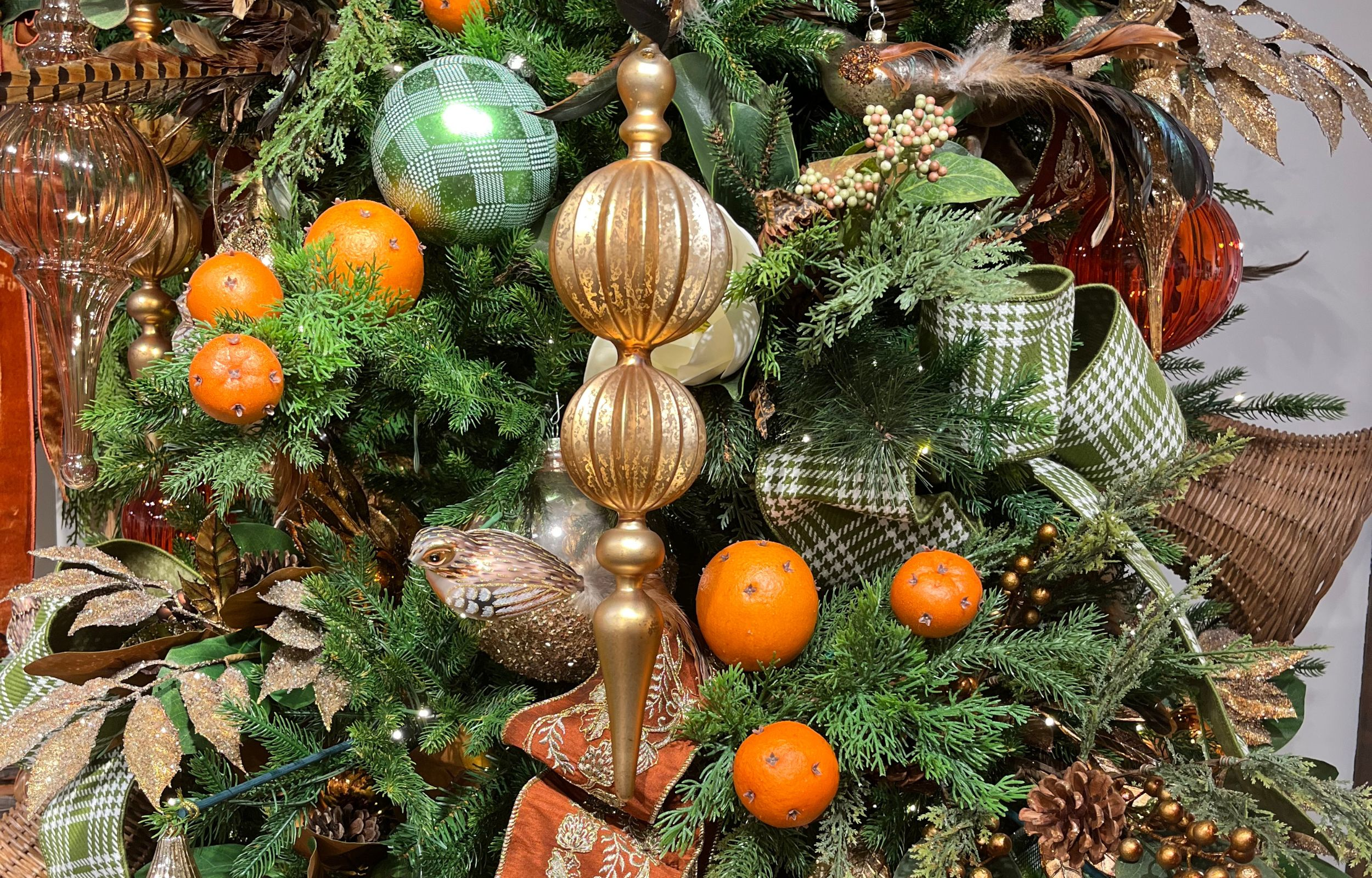 Holiday tree with a woodsy design