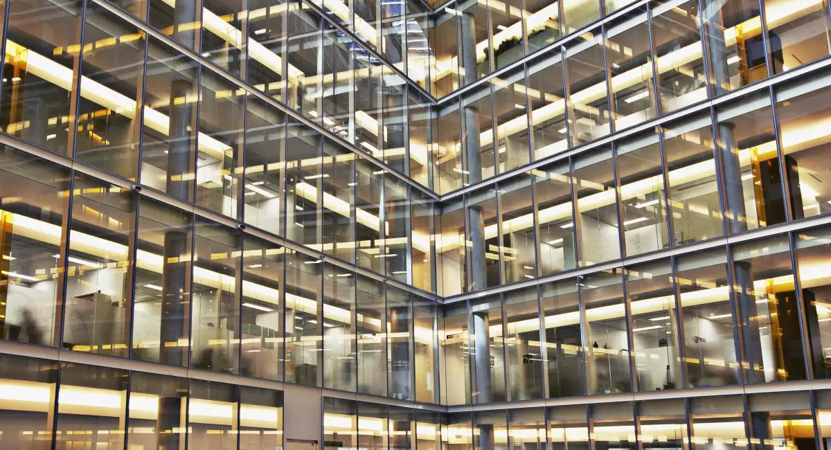 image-banner-stock-modern-office-building-exterior-84743795.webp