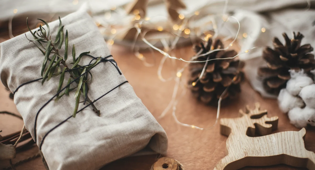 image-banner-stock-stylish-christmas-rustic-gift-wrapped-in-linen-1079267044.webp