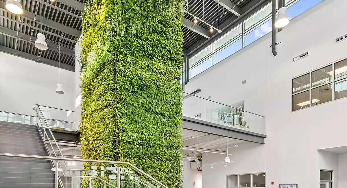 Green wall pillar